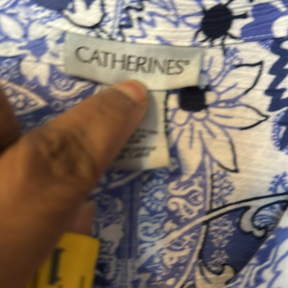 Catherines Women Button Down Collar Floral Button Cuffed Shirt - Picture 13 of 13